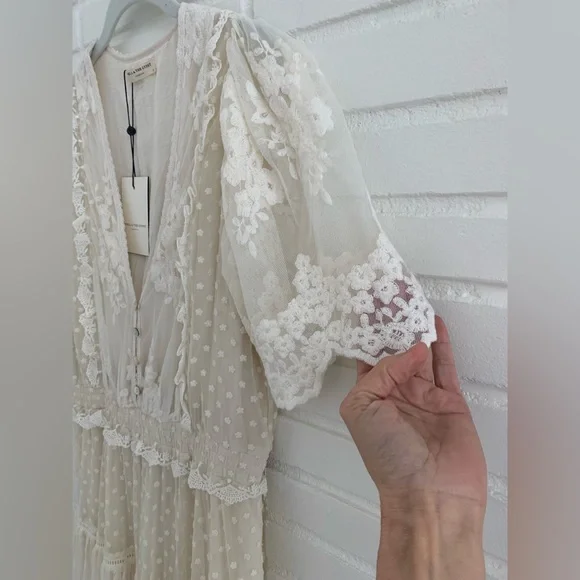 NWT Spell Dawn Lace Gown - L - Picture 10 of 16